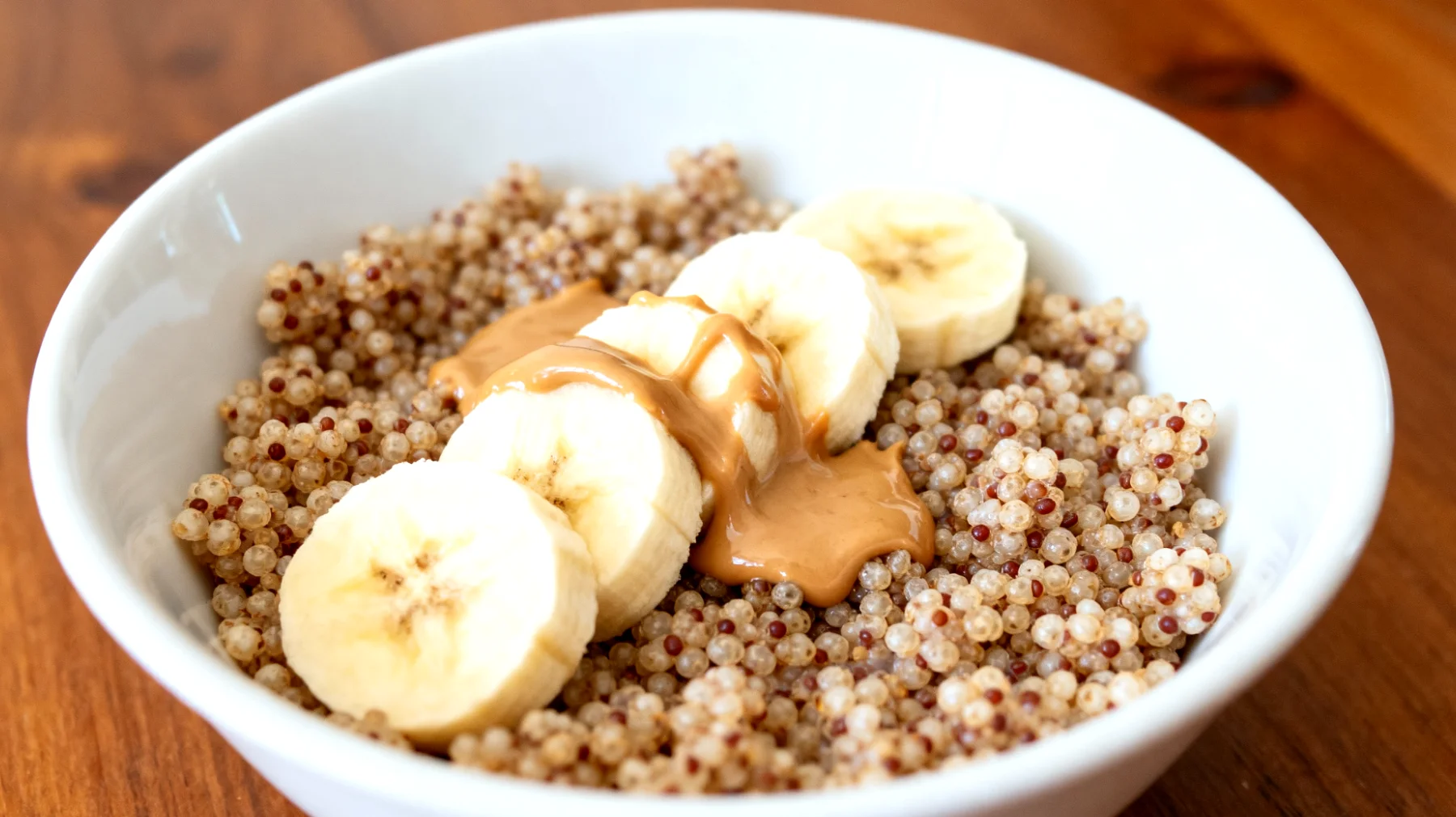 Amaranto soffiato con banana e burro di mandorle"