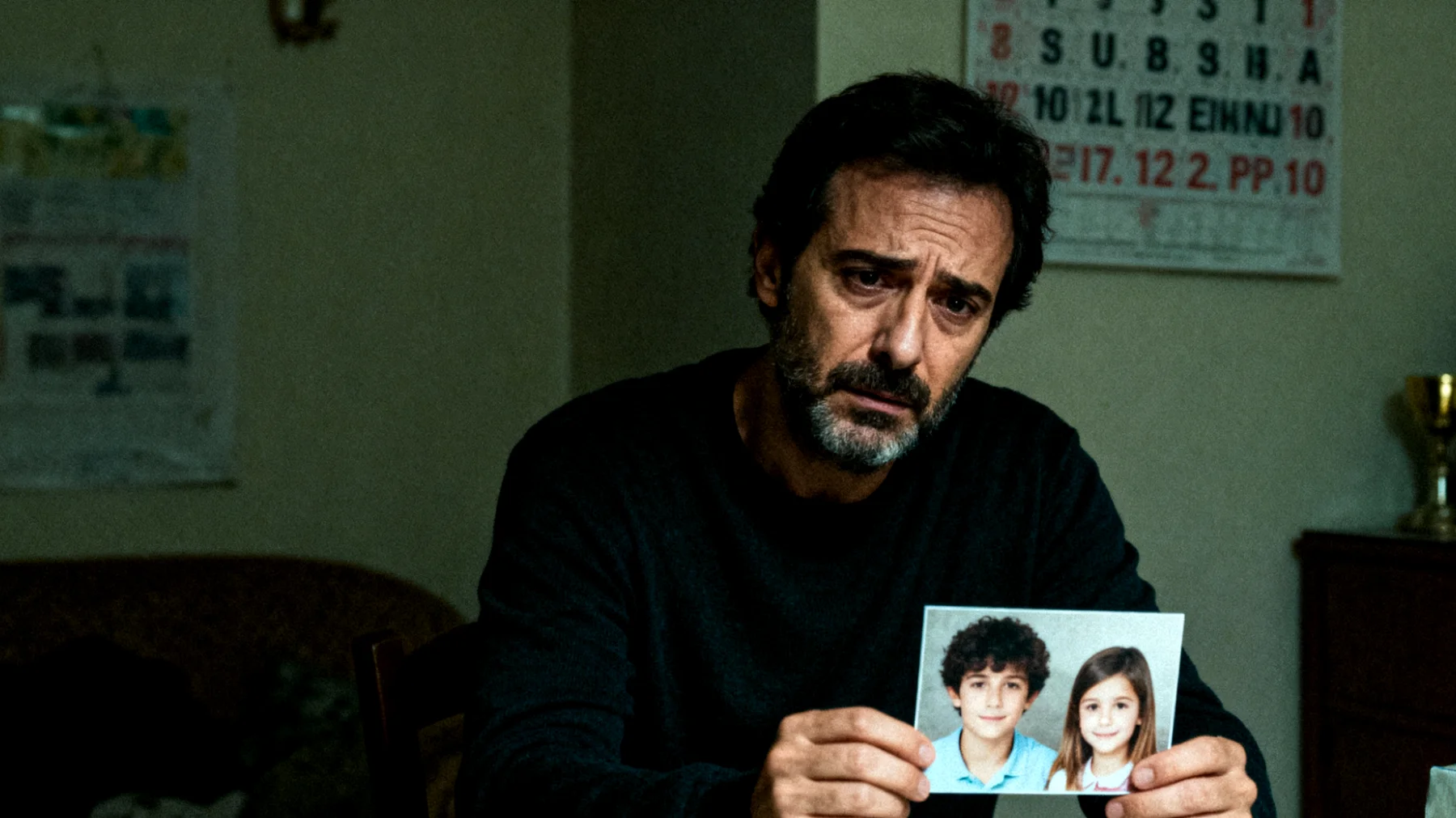 Un papà vive con forte ansia e preoccupazione per il futuro dei suoi bambini, temendo di non riuscire a garantire loro opportunità adeguate, sicurezza economica e preparazione sufficiente ad affrontare un mondo in continuo cambiamento"